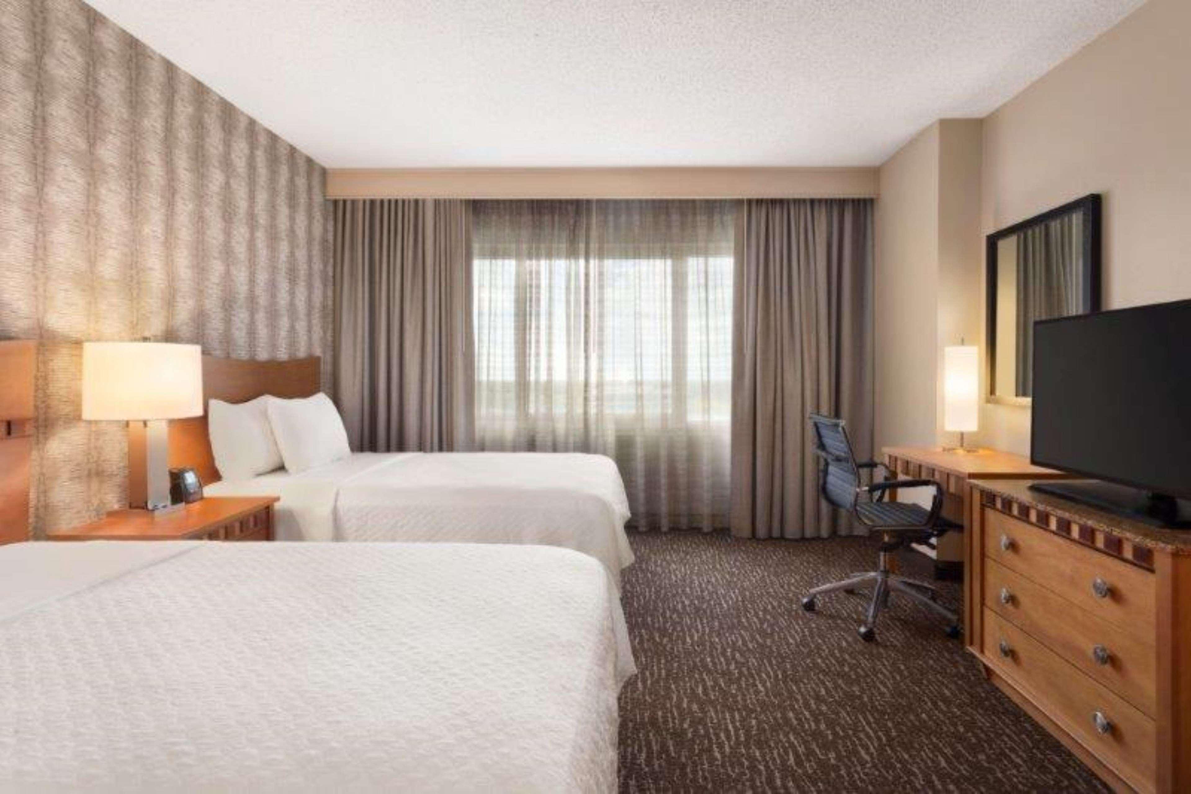Embassy Suites Northwest Arkansas - Hotel, Spa & Convention Center Rogers Buitenkant foto