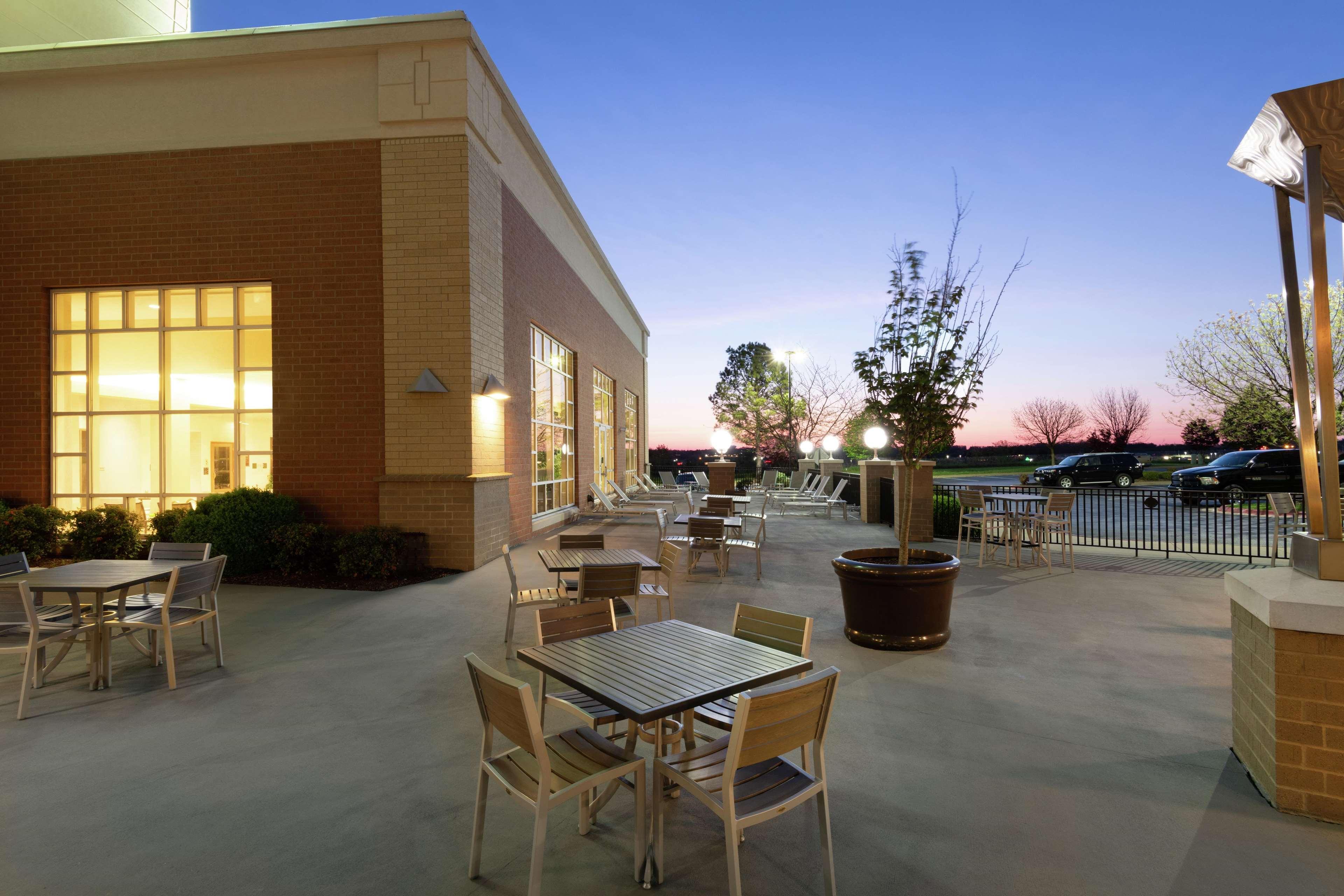 Embassy Suites Northwest Arkansas - Hotel, Spa & Convention Center Rogers Buitenkant foto