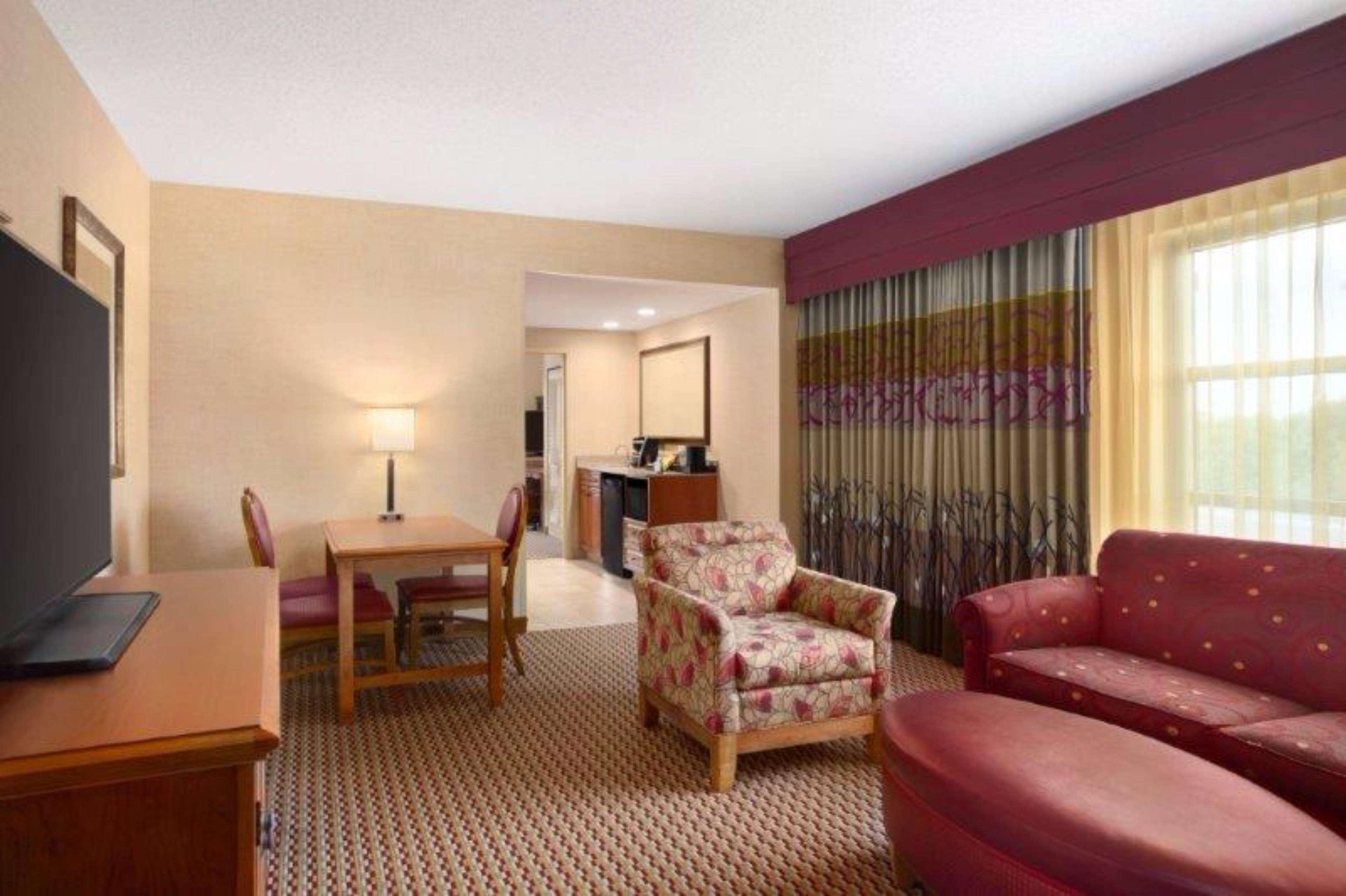 Embassy Suites Northwest Arkansas - Hotel, Spa & Convention Center Rogers Buitenkant foto