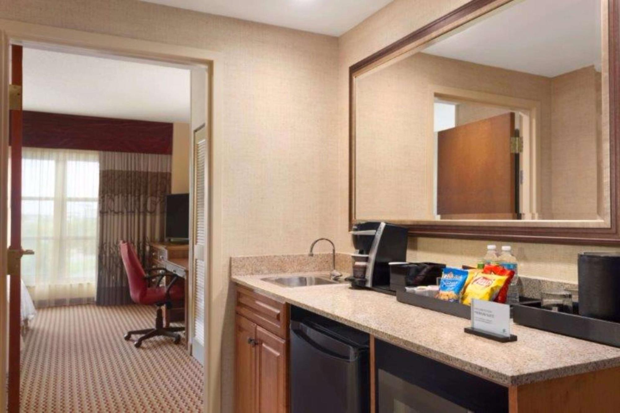 Embassy Suites Northwest Arkansas - Hotel, Spa & Convention Center Rogers Buitenkant foto