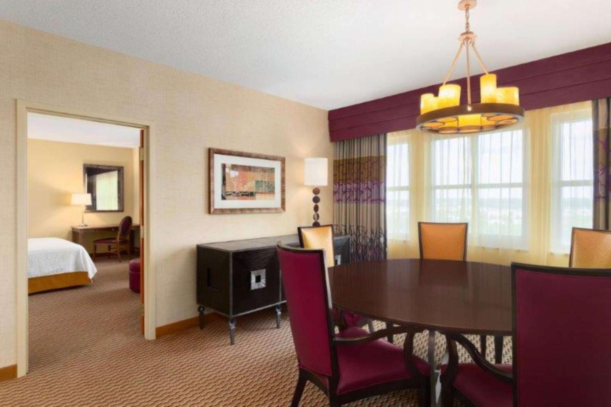 Embassy Suites Northwest Arkansas - Hotel, Spa & Convention Center Rogers Buitenkant foto